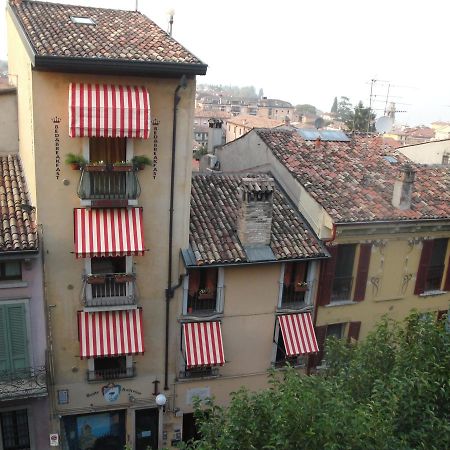 The Tower Of The Old King Bed & Breakfast Desenzano del Garda Bagian luar foto