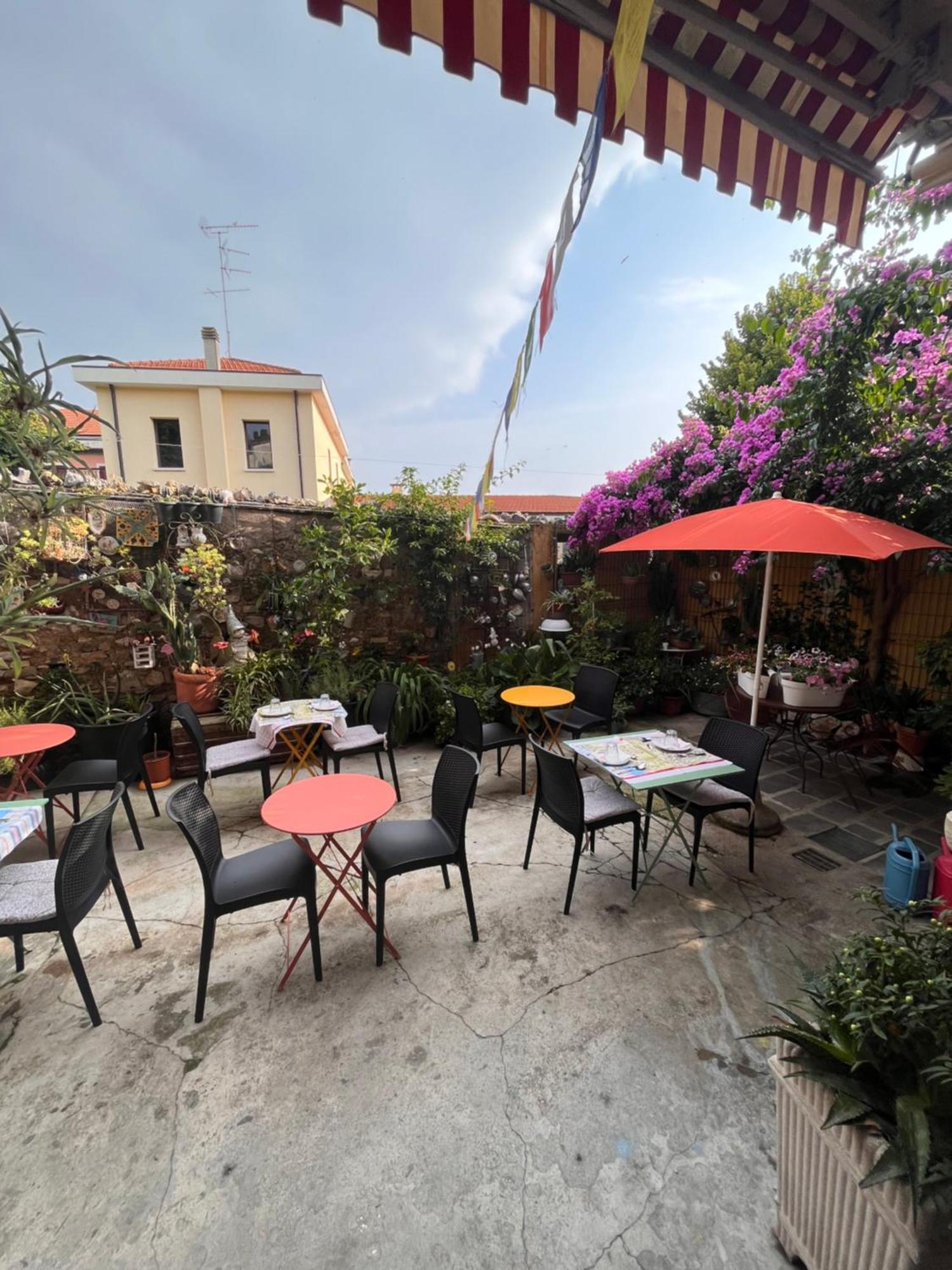 The Tower Of The Old King Bed & Breakfast Desenzano del Garda Bagian luar foto