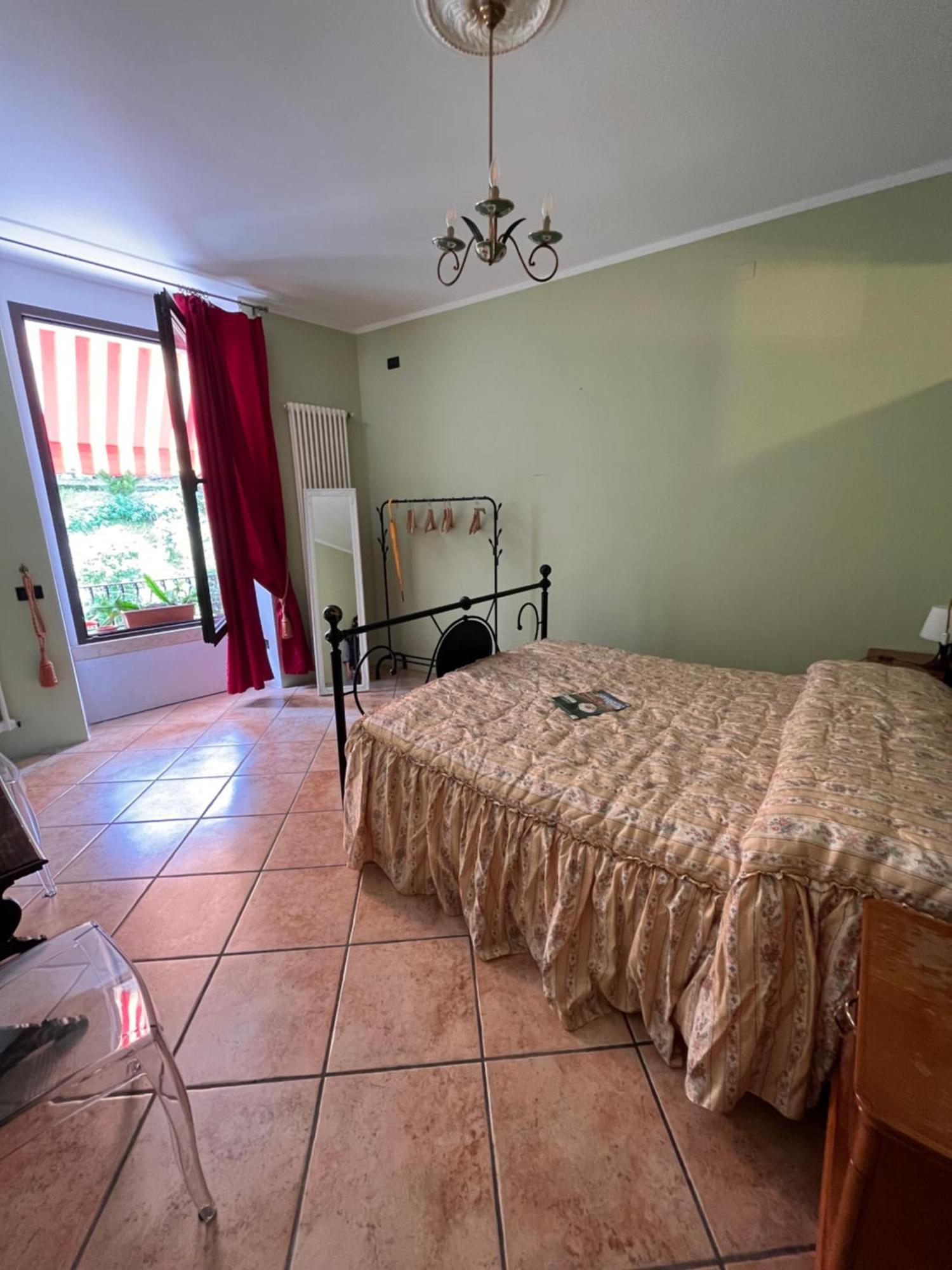 The Tower Of The Old King Bed & Breakfast Desenzano del Garda Bagian luar foto